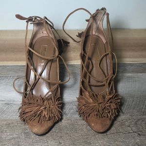 Brown Heels with SUEDE material, with zipper in the back! STYLE: Wild Pump 85